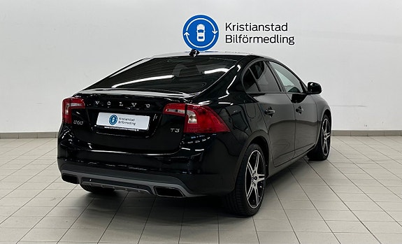 Volvo S60 8 of 12