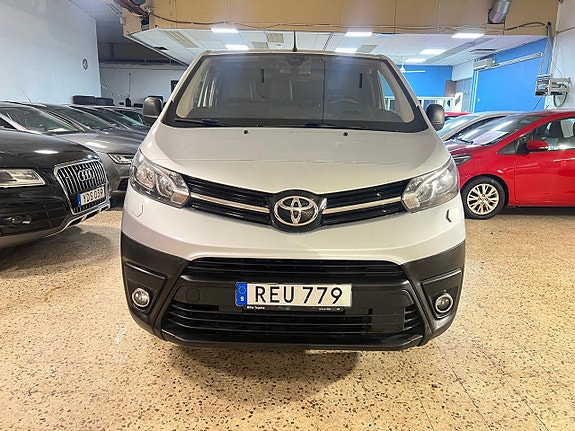 Toyota Proace 2 of 12