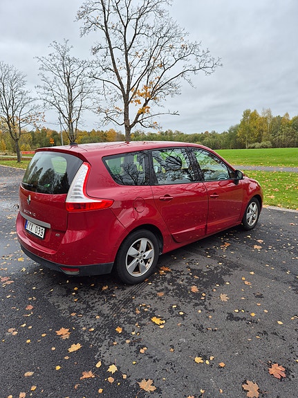 Renault Grand Scenic III 2 of 10