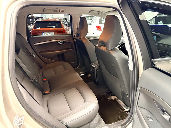 Volvo XC70 12 of 18