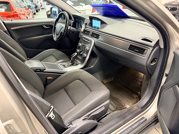 Volvo XC70 4 of 18
