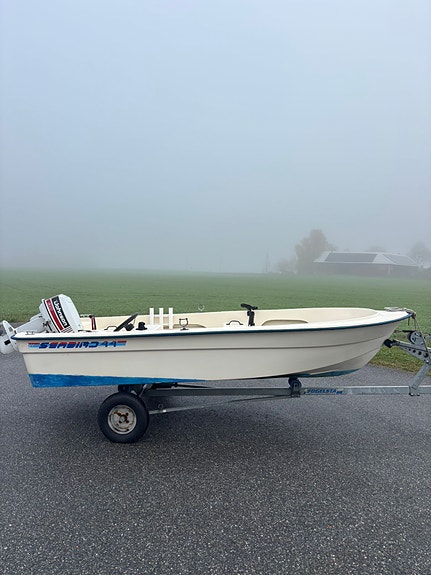 Seabird 44 med Johnson 30 hk och Fogelsta-trailer komplett paket 2 of 10