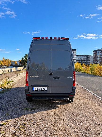 Mercedes-Benz Sprinter 319 2 of 12