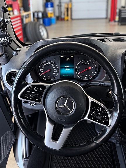 Mercedes-Benz Sprinter 319 7 of 12