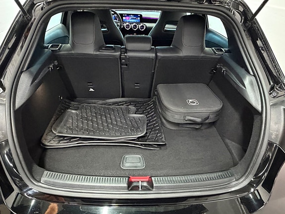 Mercedes-Benz A 250 e 15 of 21