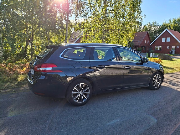 Peugeot 308 SW 3 of 10