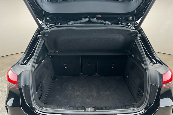 Mercedes-Benz GLA 250 e 14 of 24