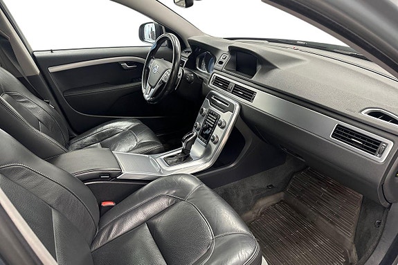 Volvo V70 6 of 29