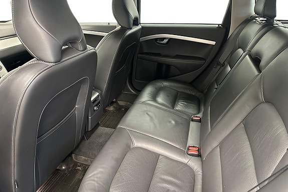 Volvo V70 11 of 29