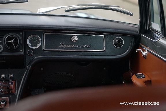 Maserati Quattroporte 13 of 23