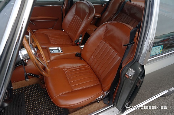 Maserati Quattroporte 11 of 23
