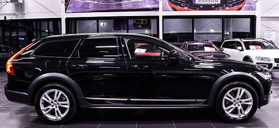 Volvo V90 Cross Country 7 of 19