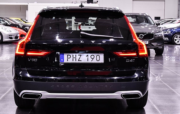 Volvo V90 Cross Country 9 of 19
