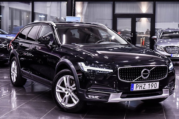 Volvo V90 Cross Country 2 of 19