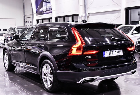 Volvo V90 Cross Country 10 of 19