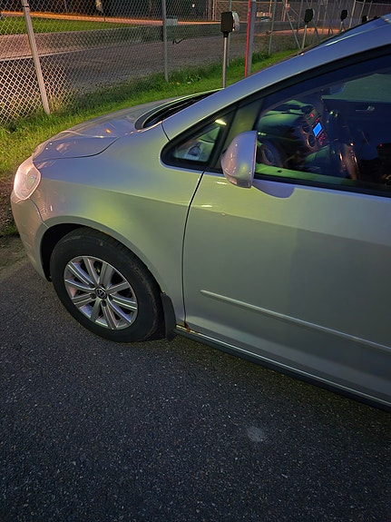 Volkswagen Golf Plus 5 of 9