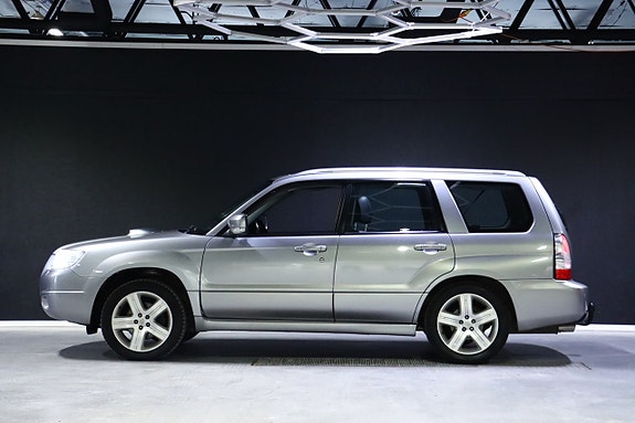 SUBARU FORESTER 2.5 230 ch 4WD 4x4 BVA - ATTELAGE - PANO - CUIR - GPS - 200700 KM