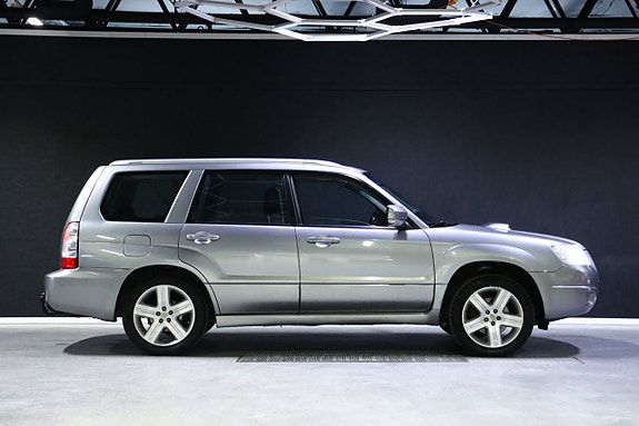 SUBARU FORESTER 2.5 230 ch 4WD 4x4 BVA - ATTELAGE - PANO - CUIR - GPS - 200700 KM