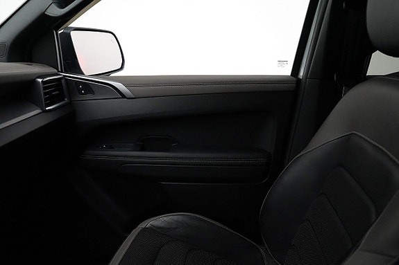 Volkswagen Amarok 21 of 30