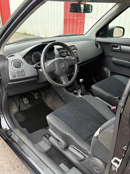 Suzuki Swift 7 of 9