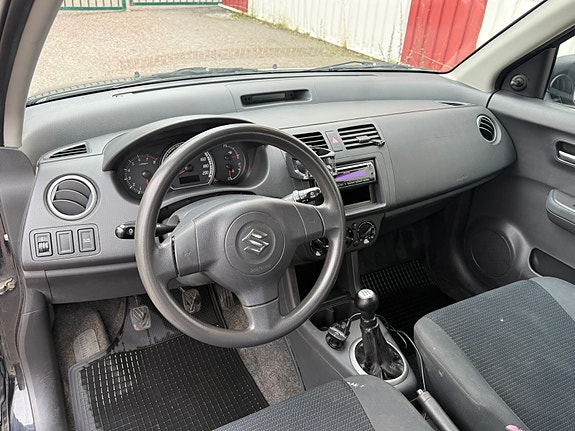 Suzuki Swift 8 of 9