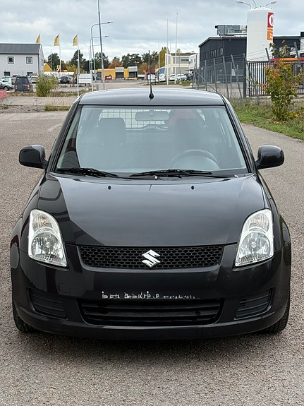 Suzuki Swift 3 of 9