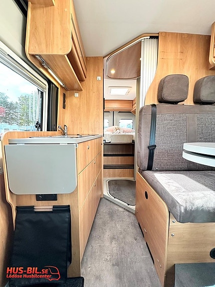 Pøssl Roadcruiser / långbäddar / 165hk 5 of 20