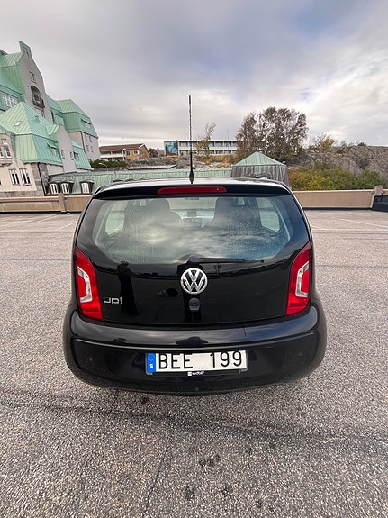 Volkswagen UP! 6 of 9