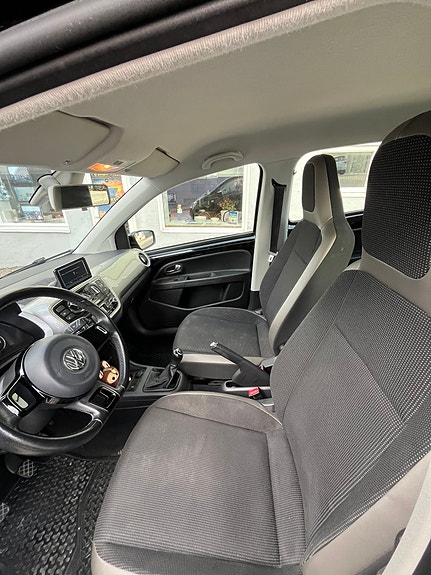 Volkswagen UP! 9 of 9