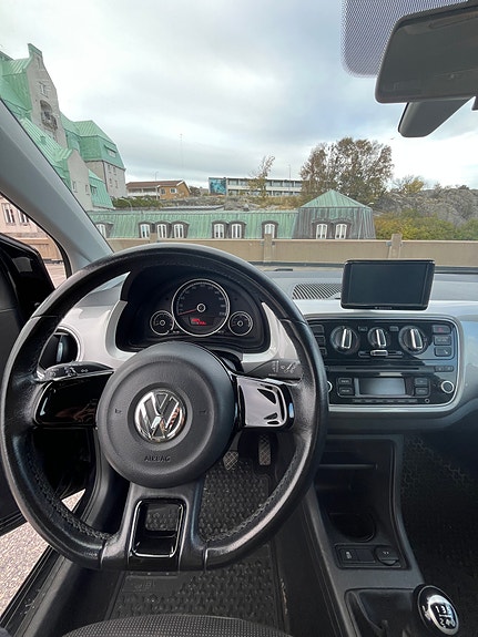 Volkswagen UP! 8 of 9
