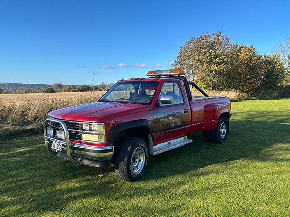 Chevrolet K3500 2 of 6