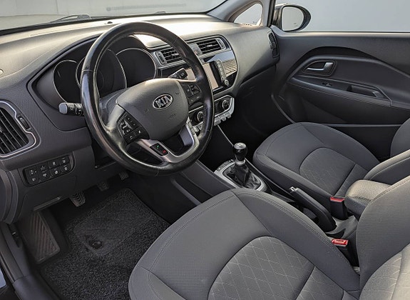 Kia Rio 3 of 6