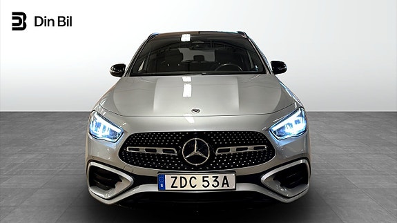 Mercedes-Benz GLA 250 e 4 of 15