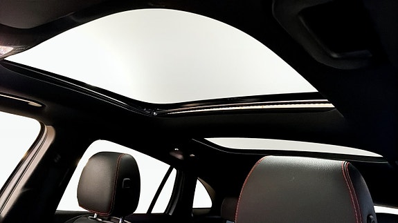 Mercedes-Benz GLA 250 e 9 of 15
