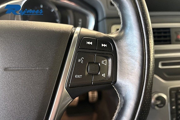 Volvo XC70 12 of 30