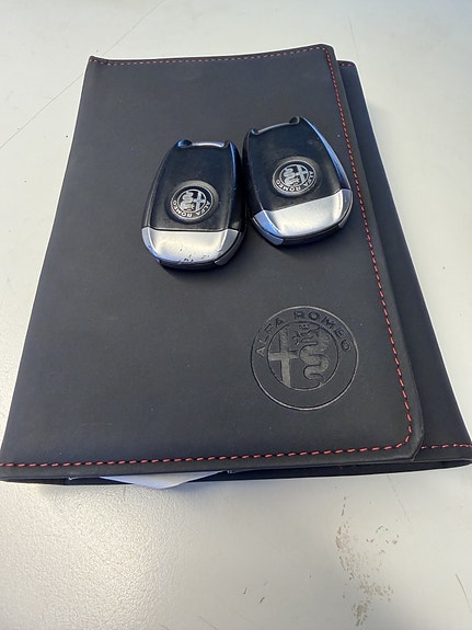Alfa Romeo Giulia 12 of 12
