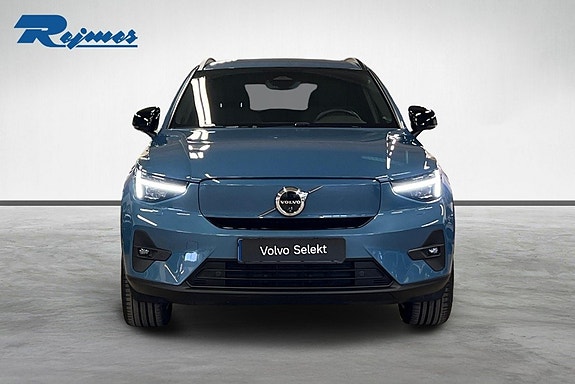 Volvo EX40 4 of 15