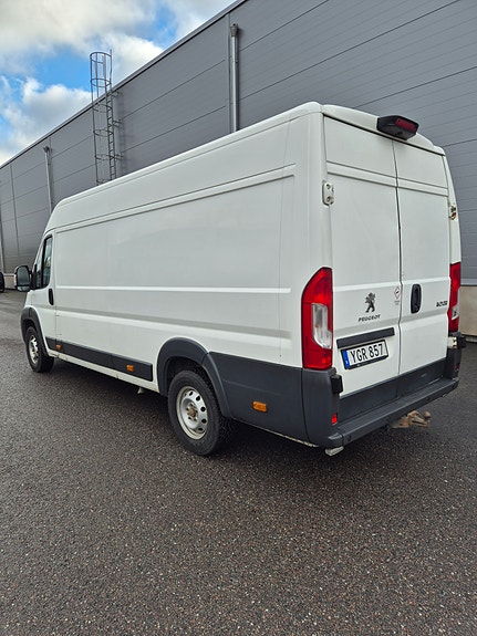 Peugeot Boxer 335 2 of 5