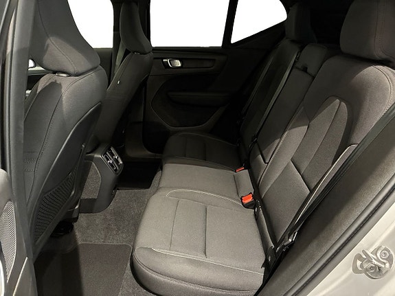 Volvo EX40 6 of 12