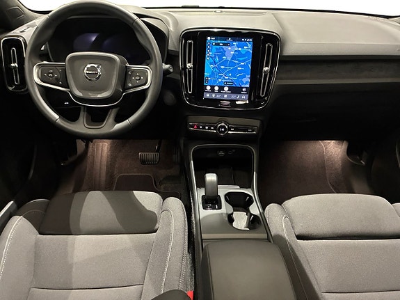 Volvo EX40 5 of 12