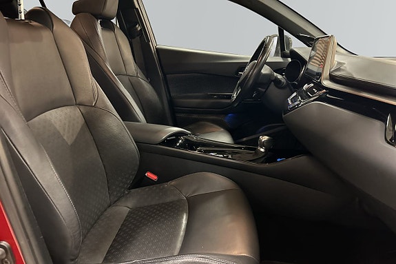 Toyota C-HR 7 of 11