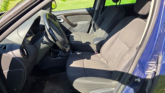 Dacia Duster 5 of 14