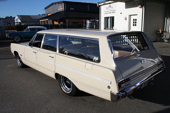 Plymouth Fury 11 of 24