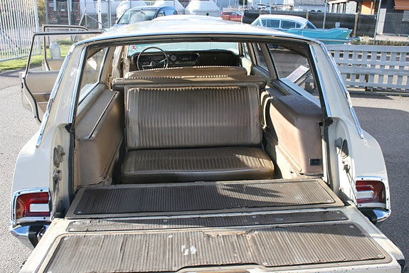 Plymouth Fury 19 of 24
