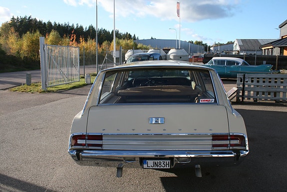 Plymouth Fury 7 of 24