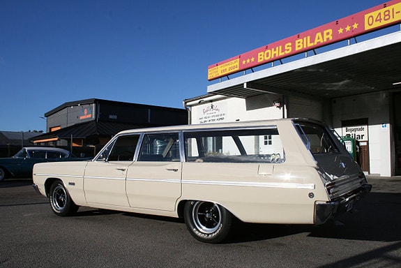 Plymouth Fury 10 of 24