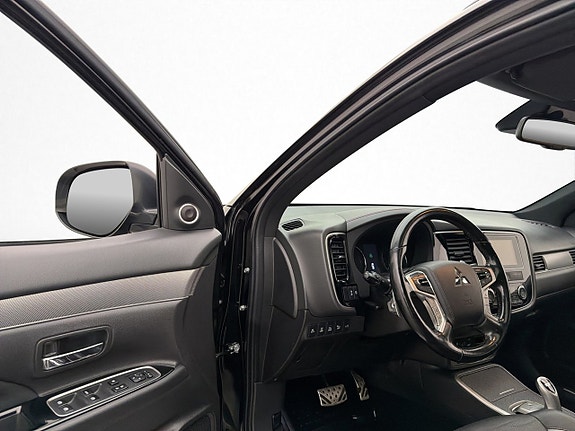 Mitsubishi Outlander 12 of 30