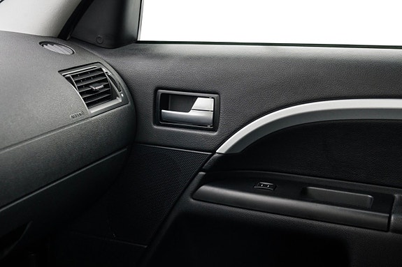 Ford Mondeo 18 of 26
