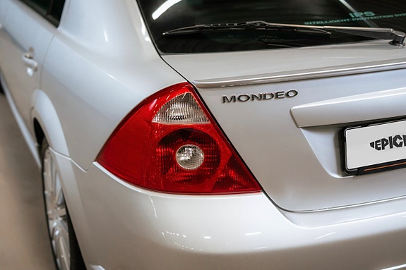 Ford Mondeo 9 of 26
