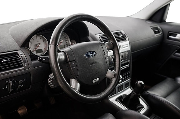 Ford Mondeo 11 of 26